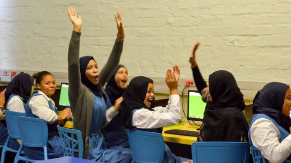 Kids playing Kahoot!