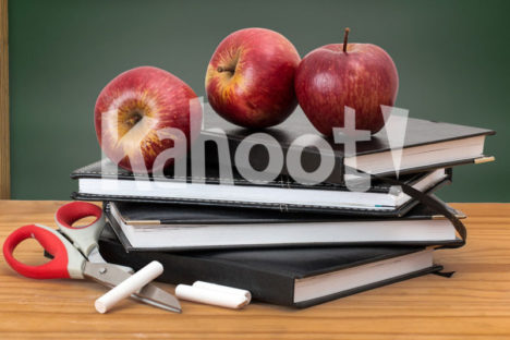 Kahoot! ELA collection cover image. Image credits: https://pixabay.com/en/school-books-apples-blackboard-2276269/ CC0