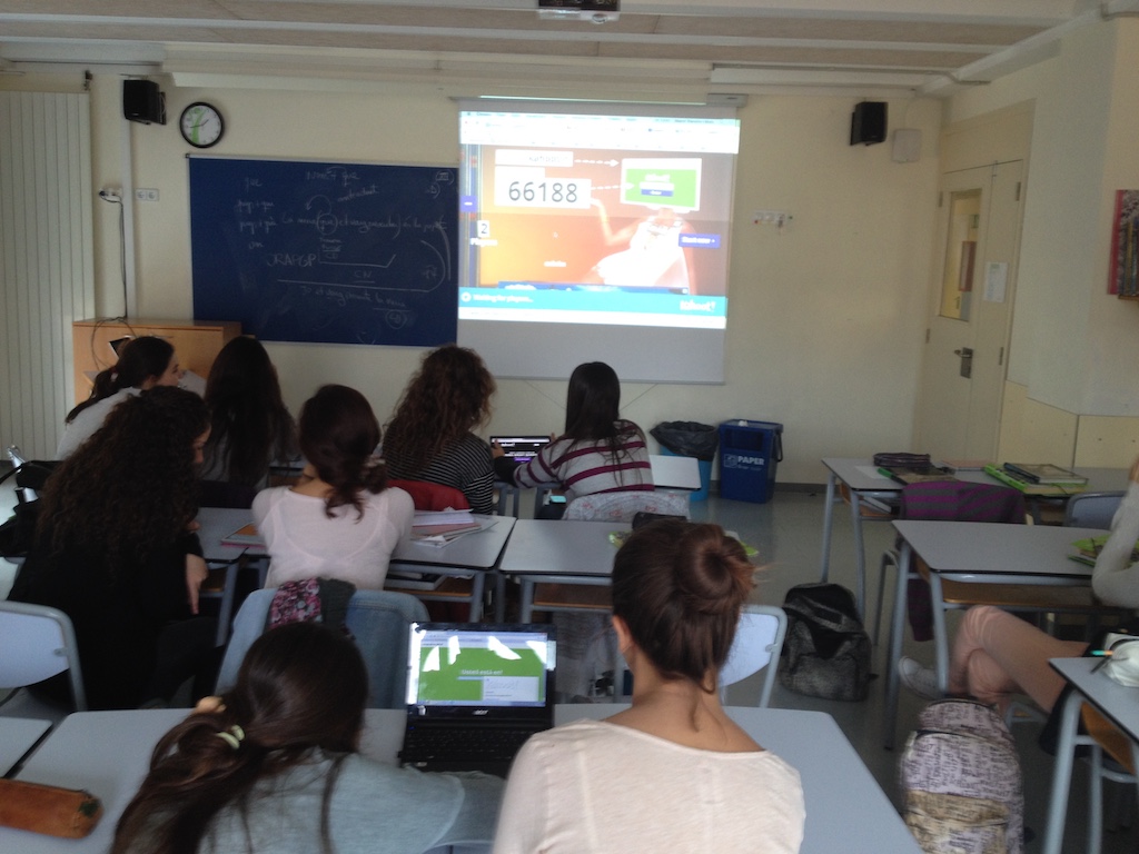 Manel Trenchs, Spain: students playing Kahoot! in art history class
