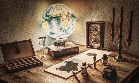 Image credits: https://pixabay.com/en/rustic-ancient-map-globe-3441673/CC0