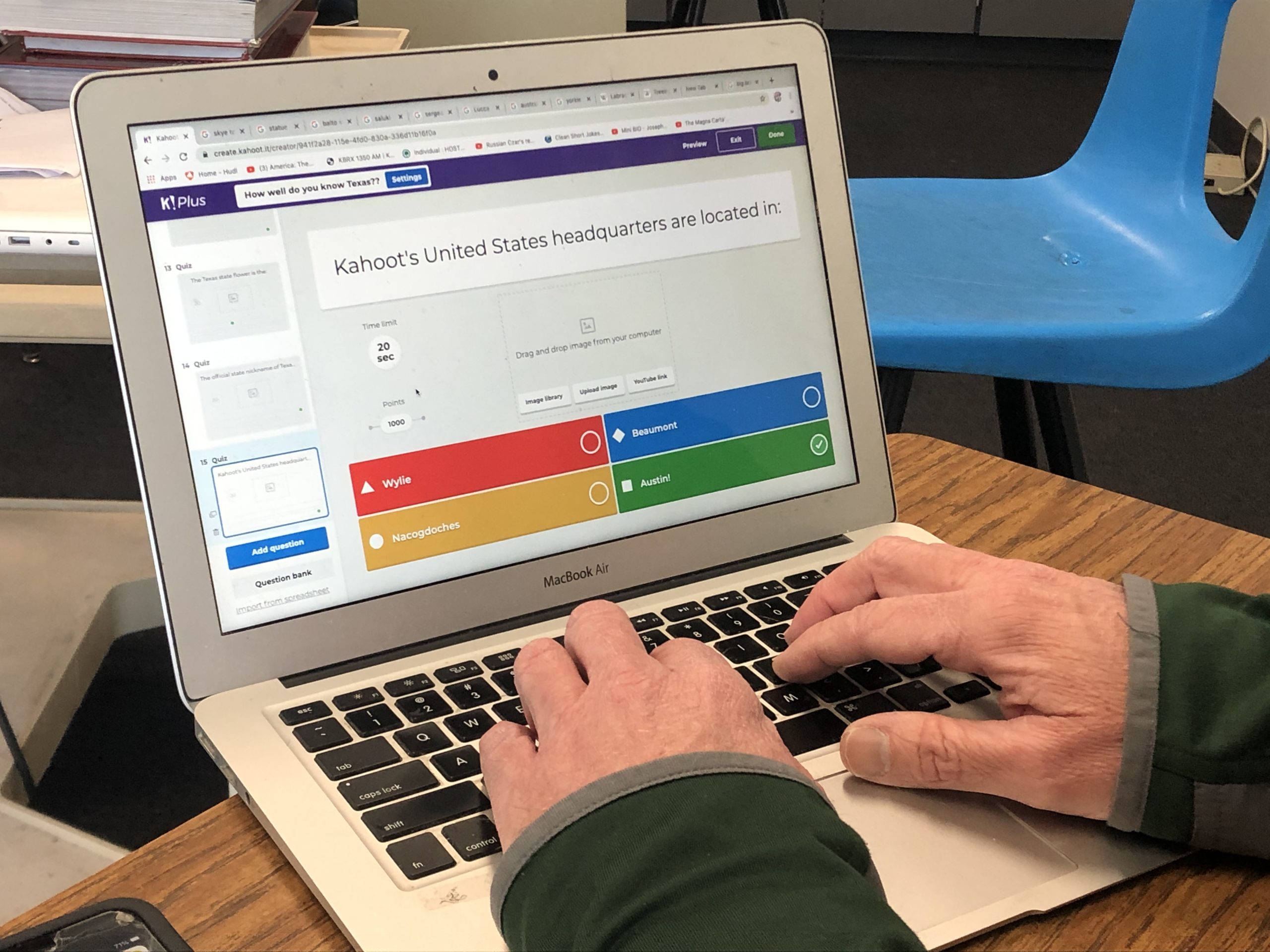 Engage students and the community with Kahoot! challenges