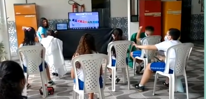 2ª CRE - #NOSSADICA 🚀🤩👦👩🧑👩‍🦱🎮 Você conhece o Kahoot? É uma  plataforma onde você pode criar um jogo com perguntas e respostas. Uma  maneira lúdica e fácil de fazer pequenos diagnósticos em