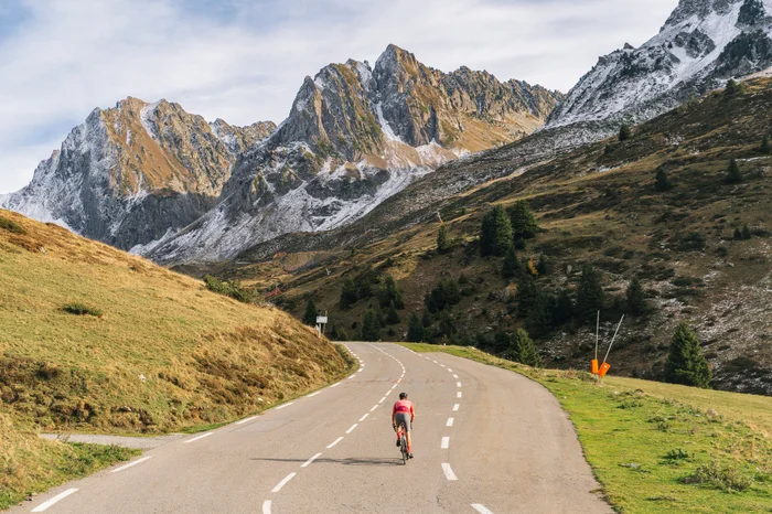 Riding with mountains