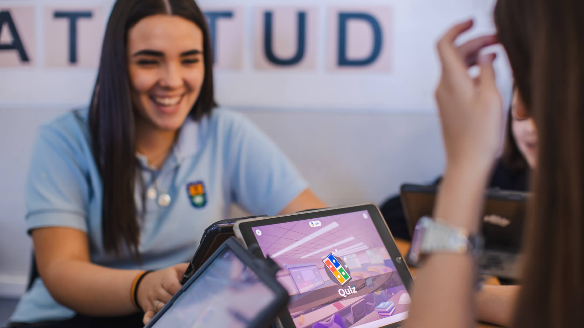 Two students playing kahoots